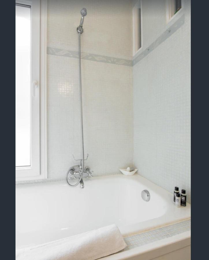 Petit appartement lumineux et atypique à Paris 14. Exterior foto