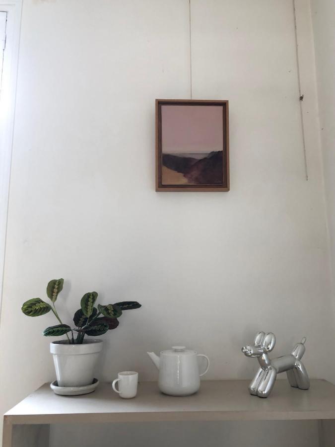 Petit appartement lumineux et atypique à Paris 14. Exterior foto